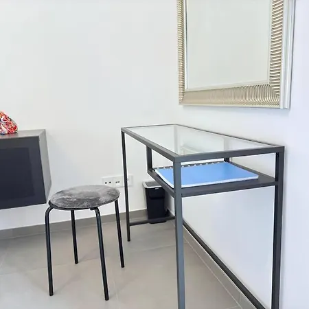 Charming One Bedroom Flat With Terrace-belv1