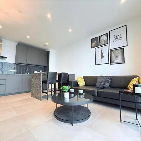 Charming One Bedroom Flat With Terrace-belv1