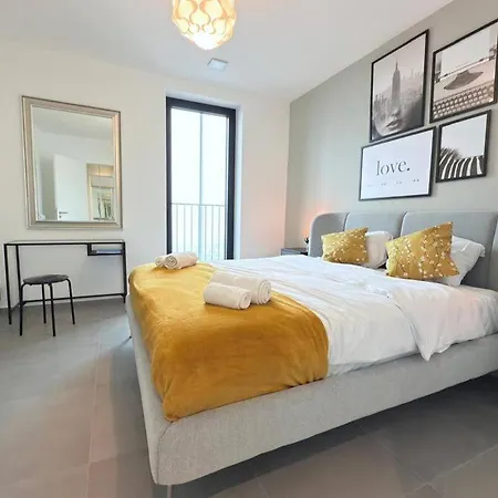 Charming One Bedroom Flat With Terrace-belv1 *