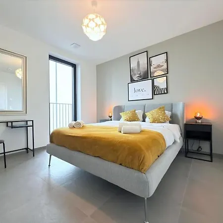 Charming One Bedroom Flat With Terrace-belv1 Apartment