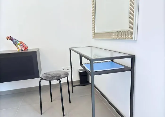 Charming One Bedroom Flat With Terrace-belv1